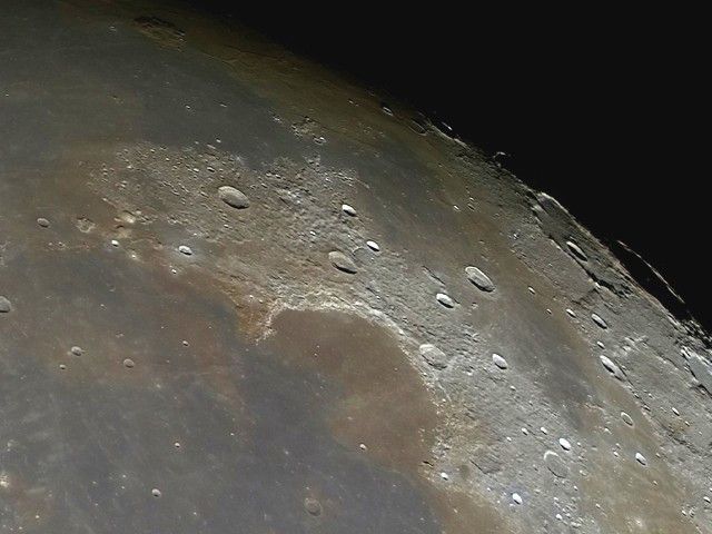 Surface lunaire
