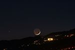 mercure et la lune au dessus du mont pelerin