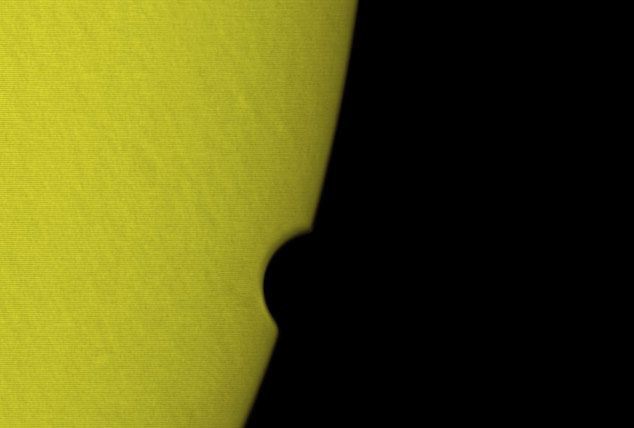 Vénus devant le soleil 13h20