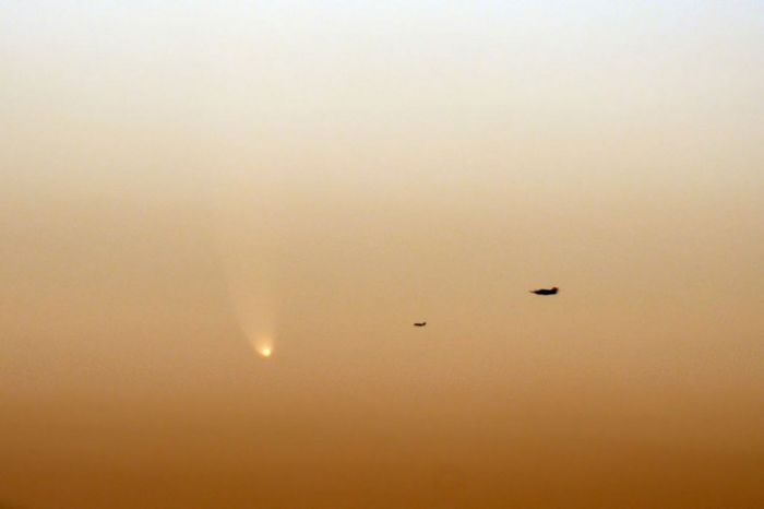 2 avions foncent sur la comète Mc Naught
