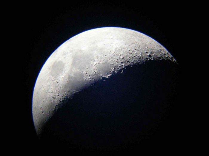 Mare Nectaris au centre
