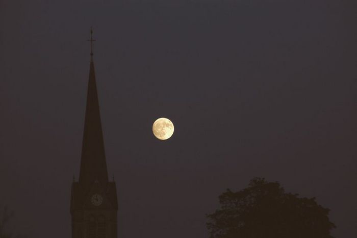Lune 20 juin 2005