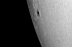 Tâche solaire et facules sur le bord du soleil