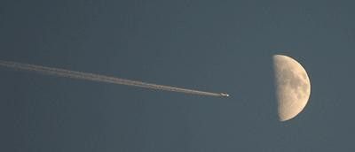 Animation lune et avion