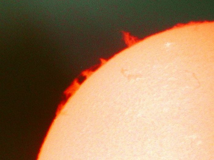 Amon terrible Dieu du ciel crachant ses flammes