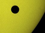 Vénus devant le soleil 12h00