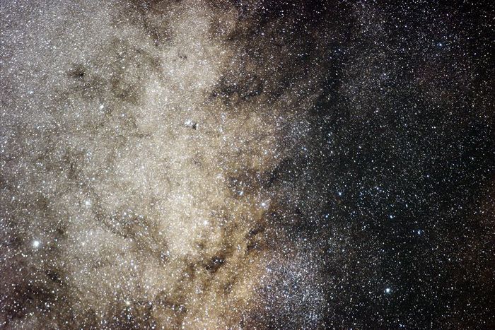 ngc 6520-barnard 86 grand champ 2
