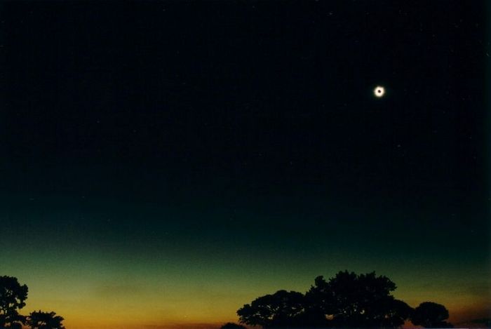 éclipse en paysage zambien