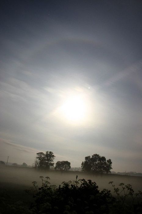 Halo de 22° autour de la Lune