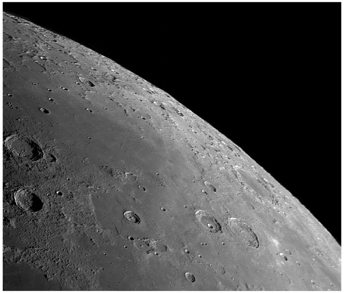 Lune du 3 Mars 2009 champ plus large