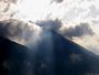 Rayons du soleil trouant les nuages