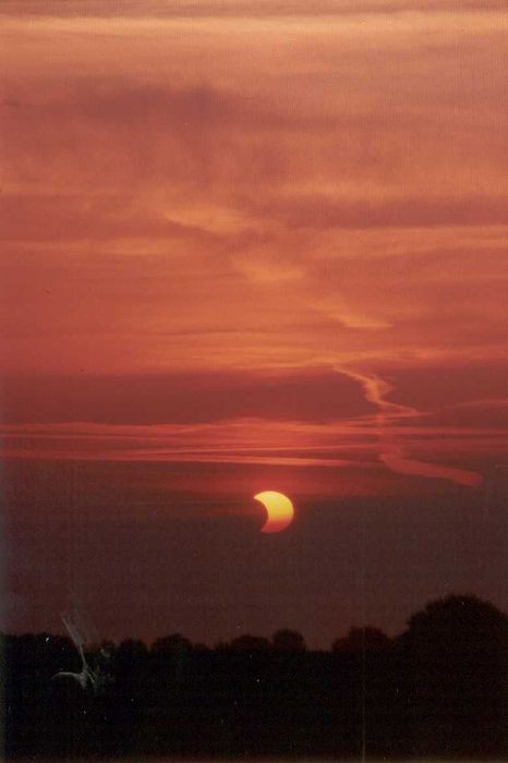 Levé de soleil eclipsé