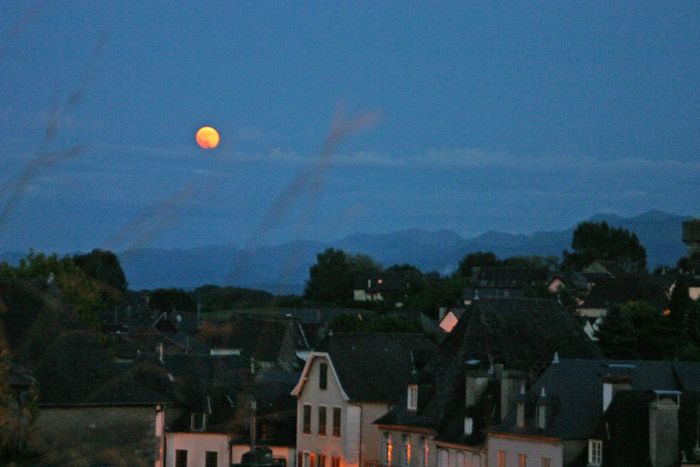 Eclipse de Lune sur les pyrénées: temps zéro