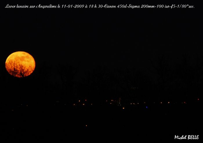 Lever lunaire sur Angoulême