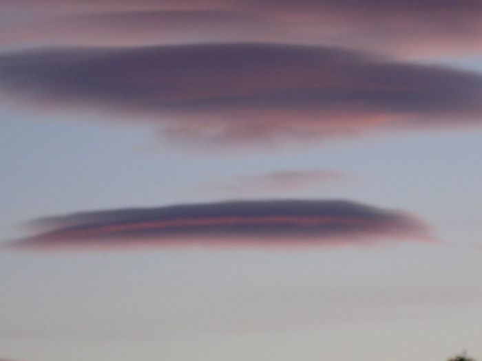 Juste avant la fin des nuages lenticulaires