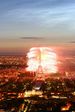 Nuages noctulescents au dessus du feu artifice