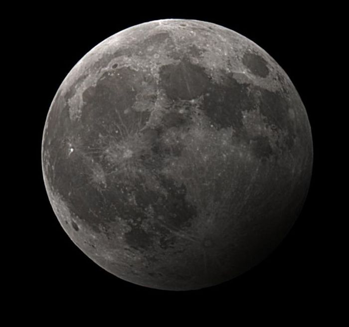 Eclipse de Lune par la pénombre 15 03 2006