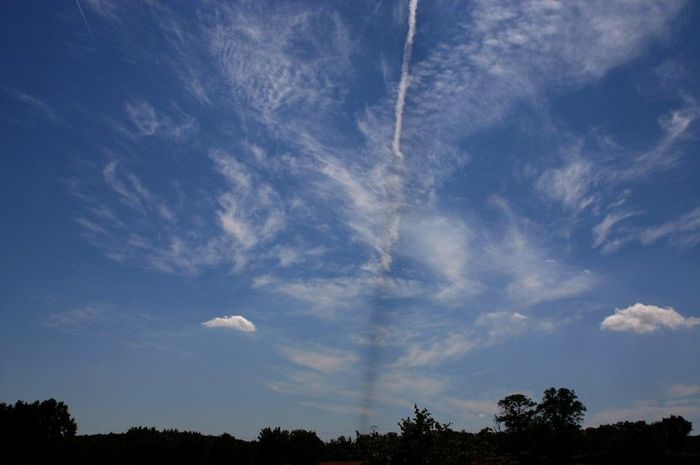 Ombre d'une traînée de condensation