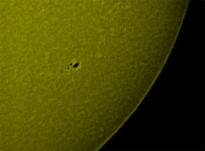 Tâches solaires et limbe du 7 décembre