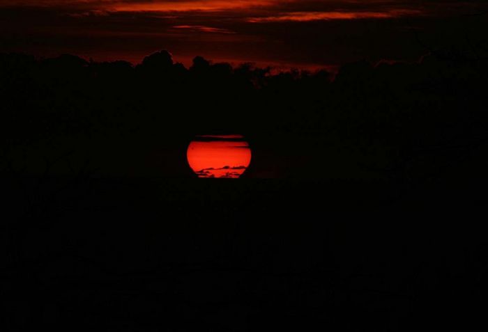soleil rouge
