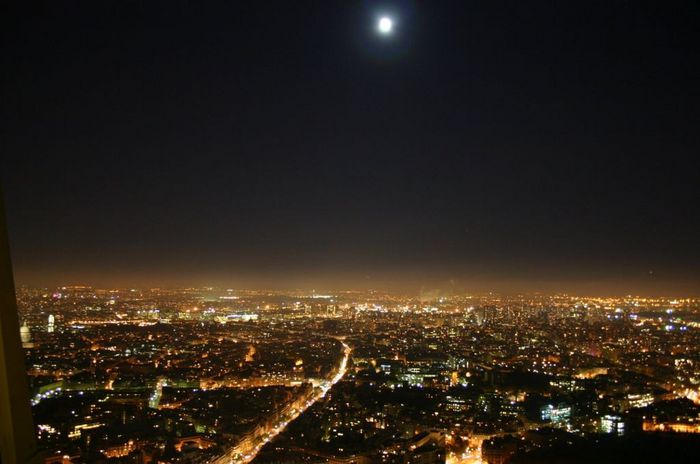 Lune sur Paris depuis Tour Montparnasse