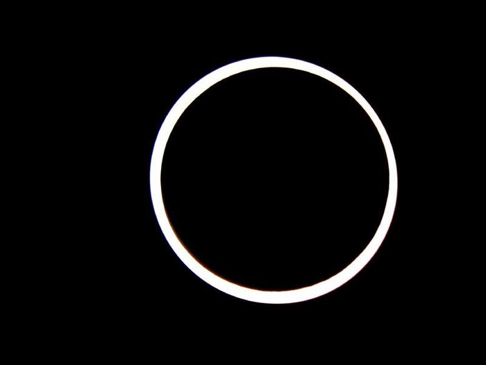 Eclipse annulaire 03/10/2005