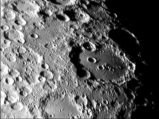 ¨pôle sud CLAVIUS f:2800mn RAW.