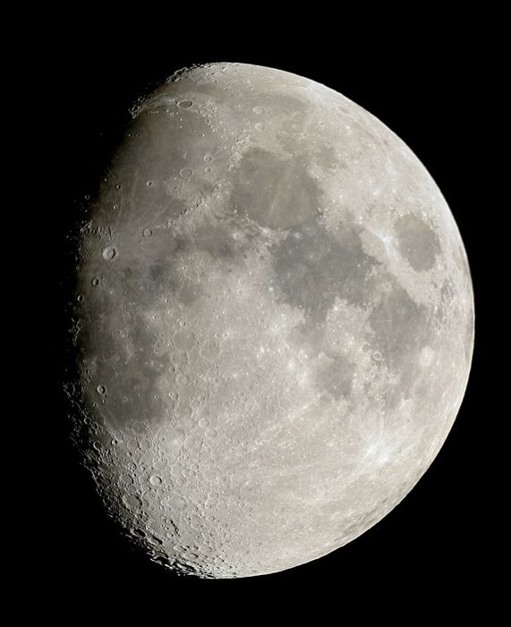 La lune le 9 janv 2006