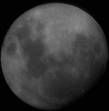 Satellitte sur la lune