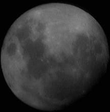 Satellitte sur la lune