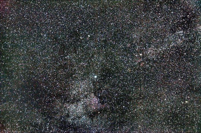 Deneb, Gamma et nébuleuses