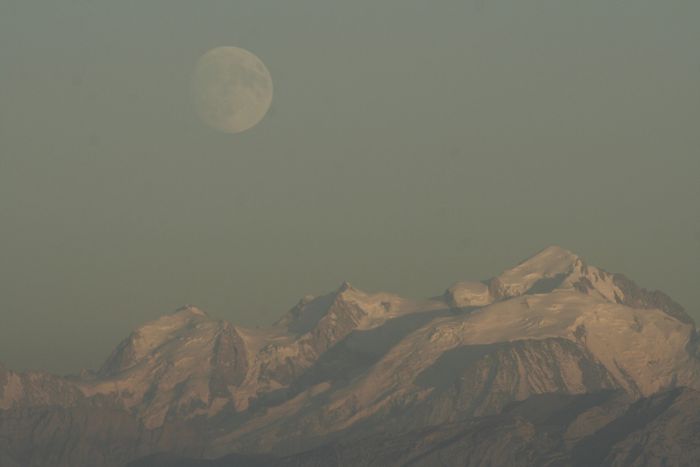 lever lune sur mont-blanc et geneve