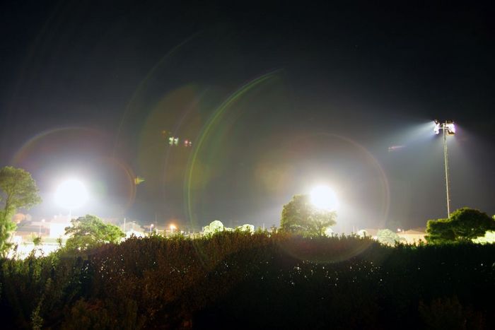 Projecteurs du stade des Mées (04)
